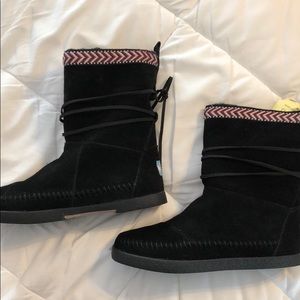 TOMS Nepal Boot black suede size 6